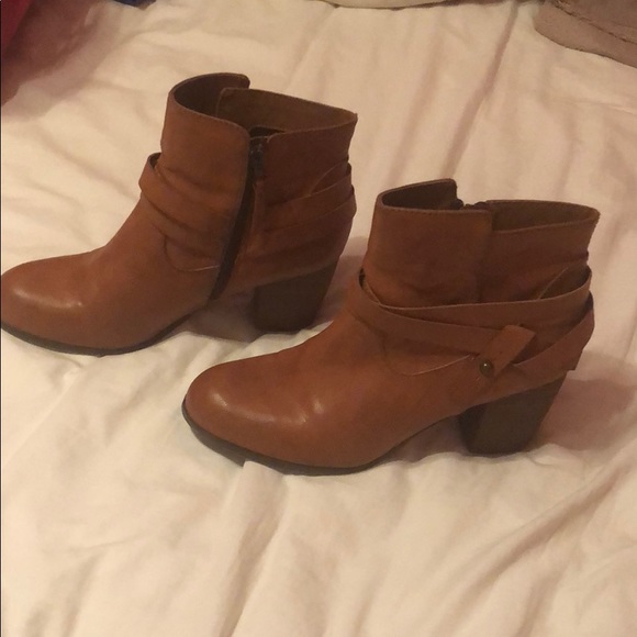 Boots - Picture 2 of 3